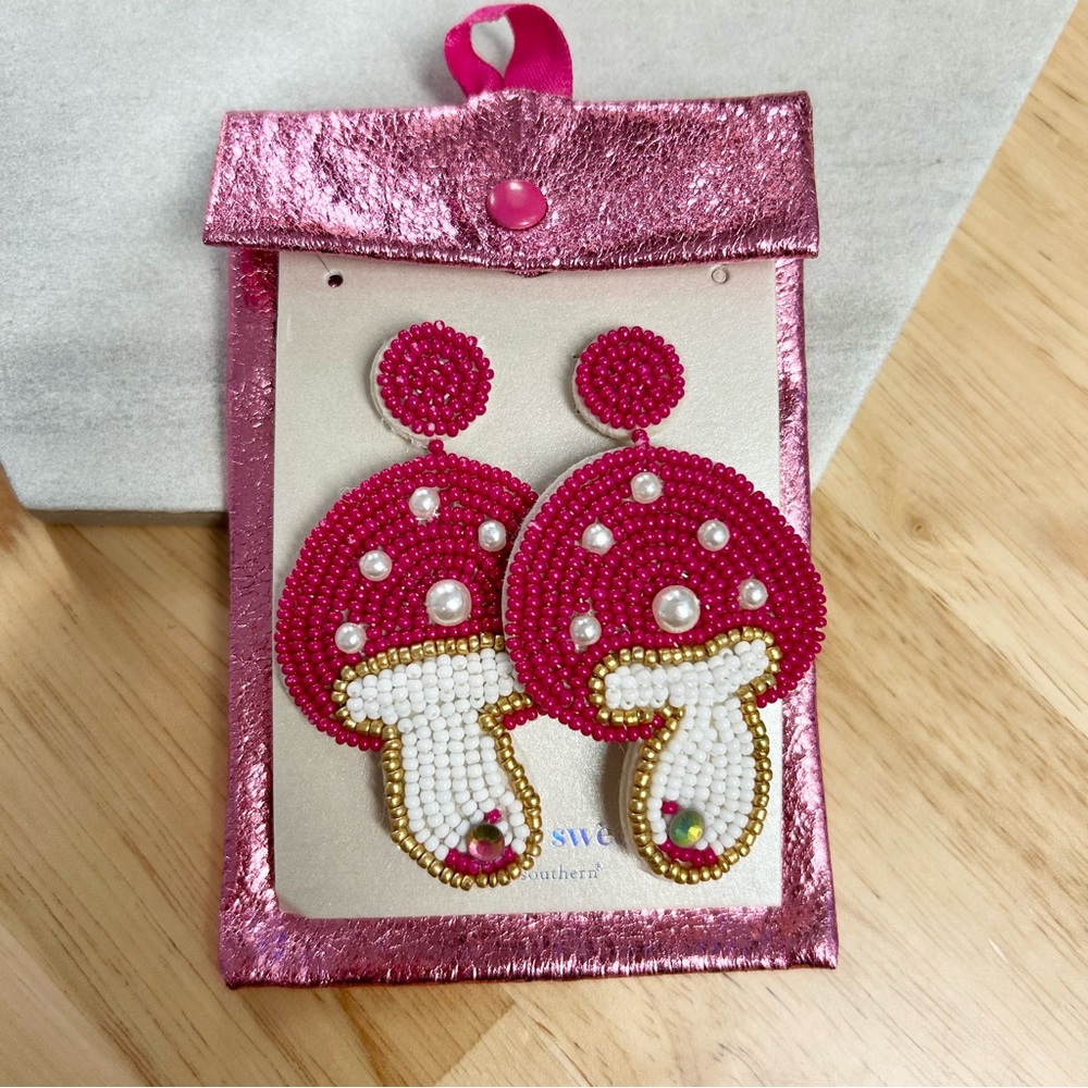 EARRINGS 🍄 Simple Sweet Beaded Mushroom Earrings